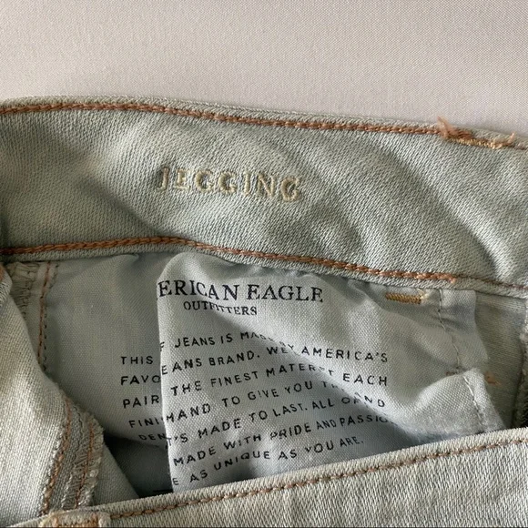 American Eagle Light-wash Ripped Jeans - Picture 11 of 12